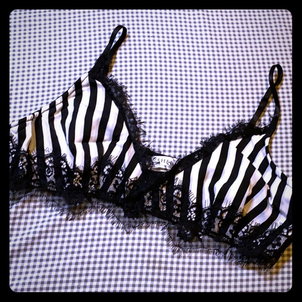 💫 Shein Striped Beetlejuice Bra